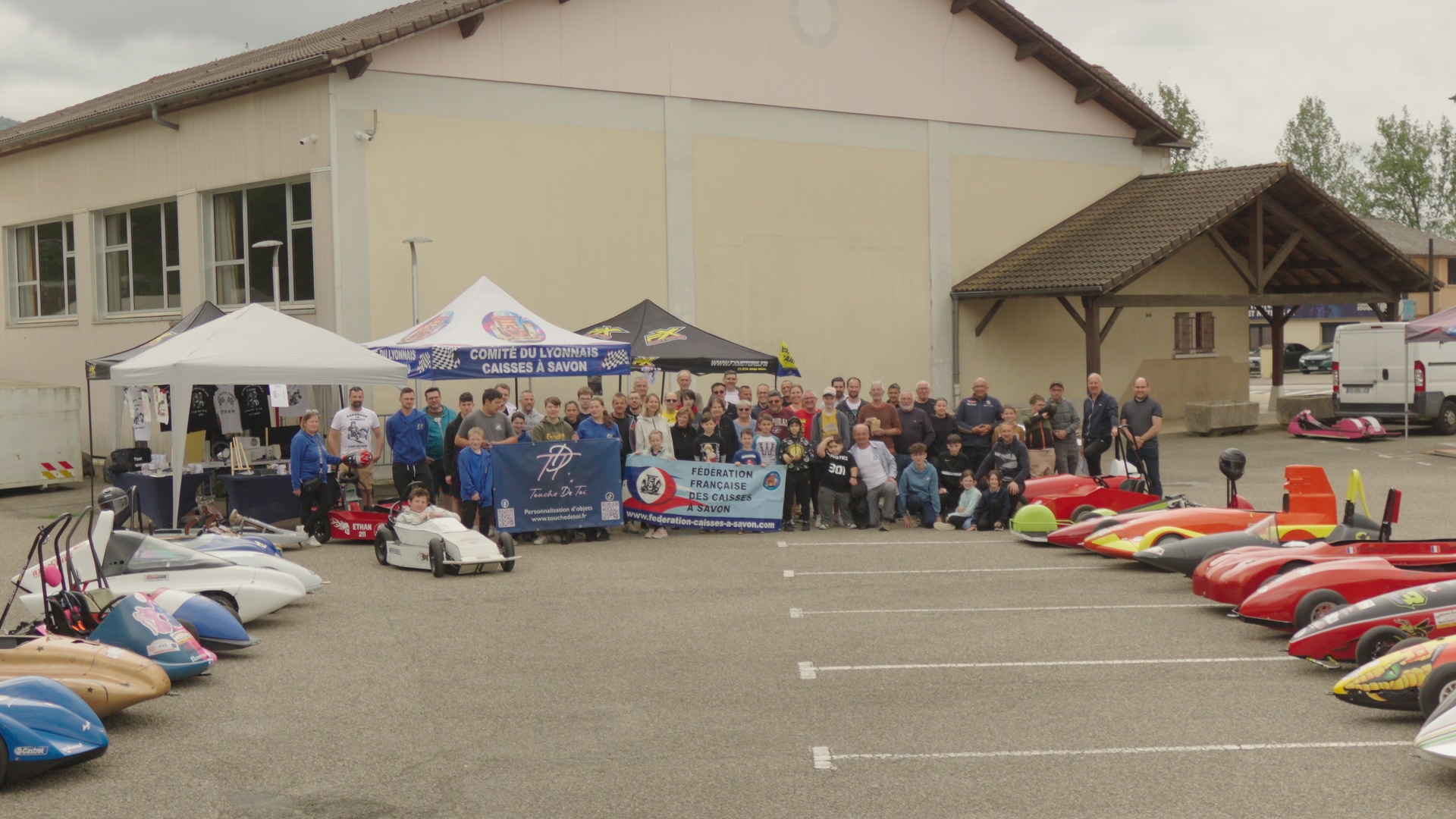 Photo de groupe au Contrôle technique 2025